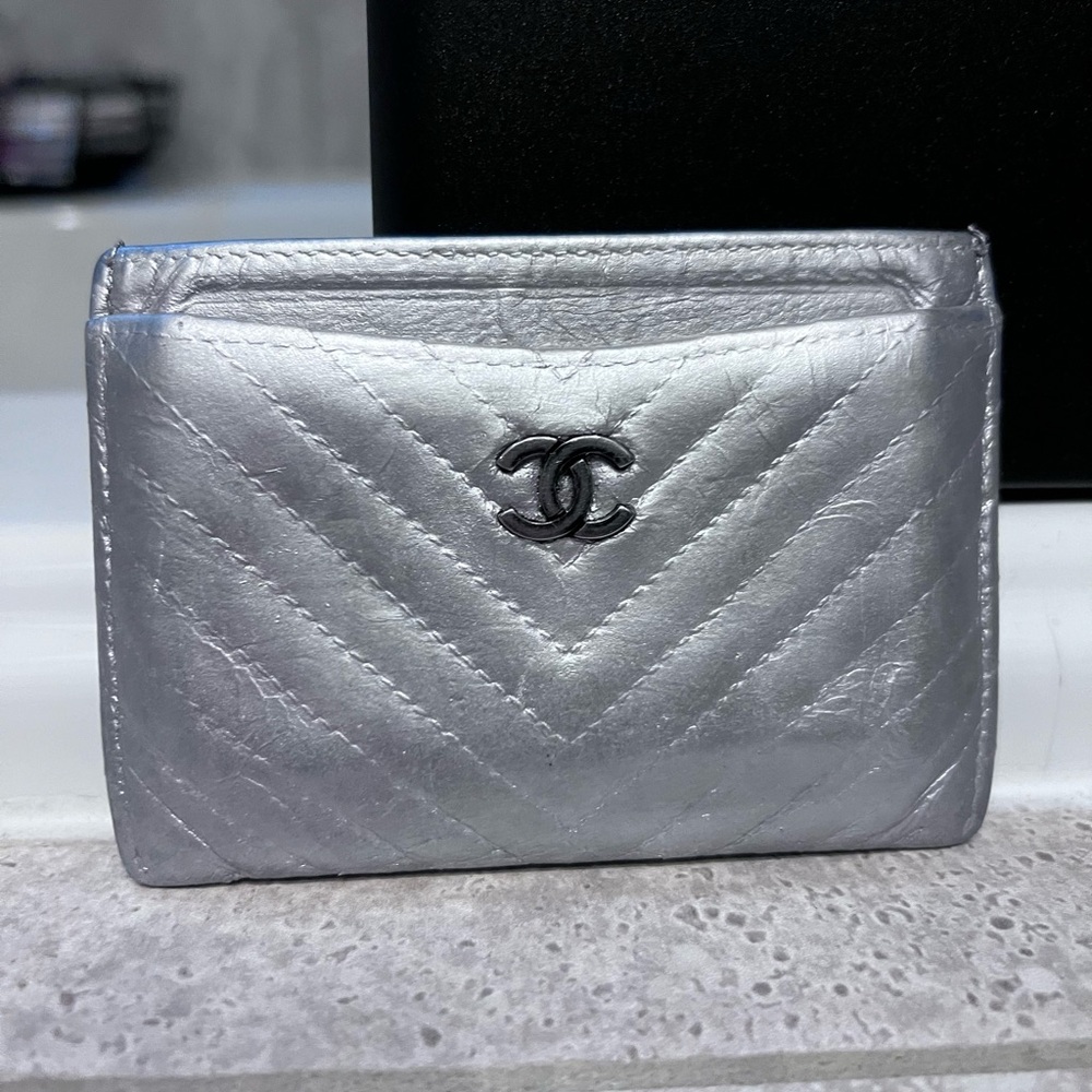 Chanel card holder - lambskin leather  Authentic w/ silver hardware